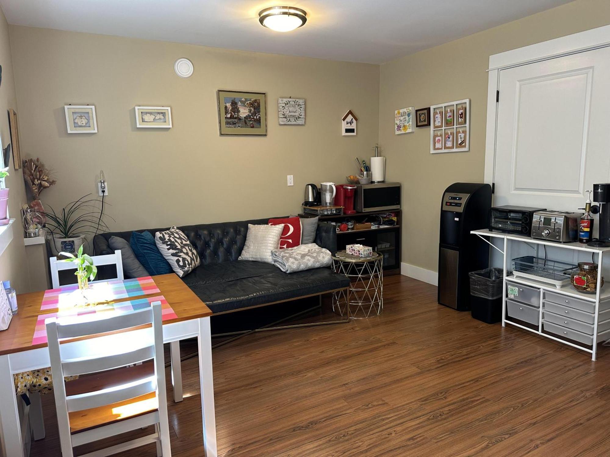 Separate Entry Sweet Home Βικτώρια Εξωτερικό φωτογραφία